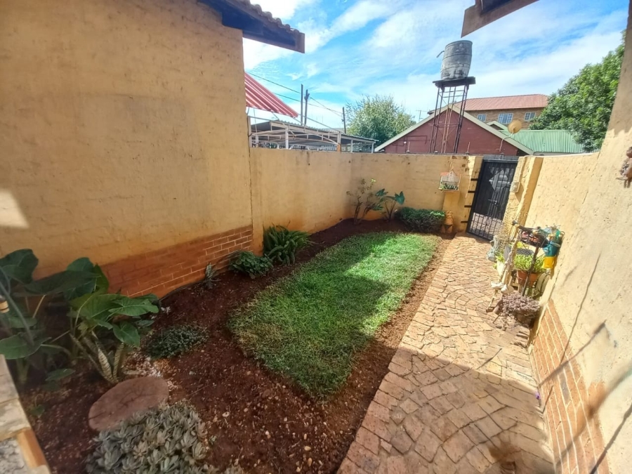 2 Bedroom Property for Sale in Rustenburg Central North West